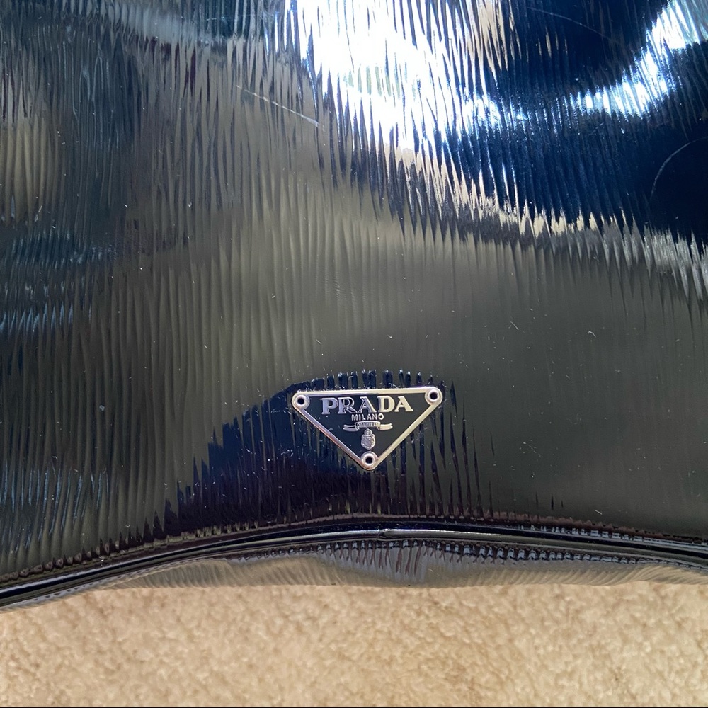Sold!!🕴PRADA Glossy leather sachet bag 💯 Unisex - Picture 3 of 17